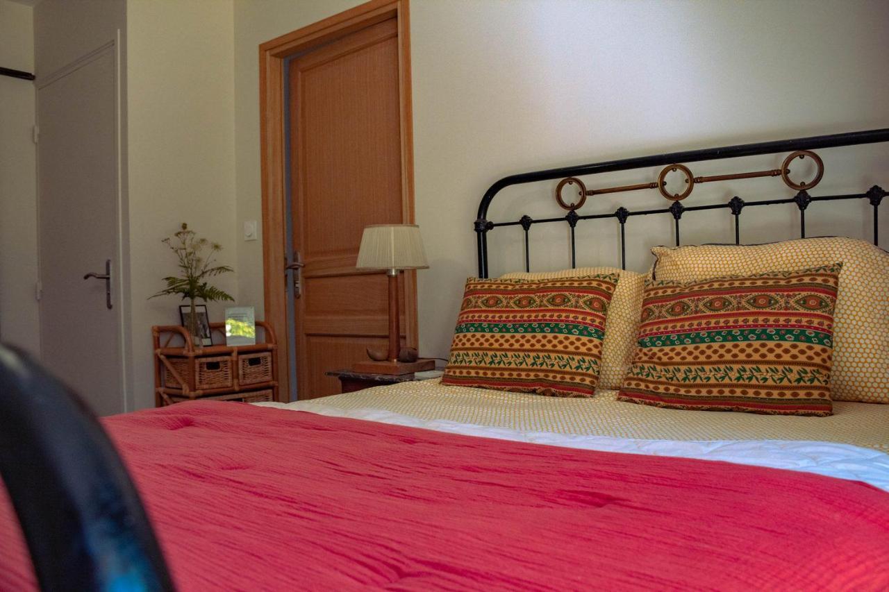 Bed and Breakfast Les Jardins De Nanine Lapleau Exterior foto