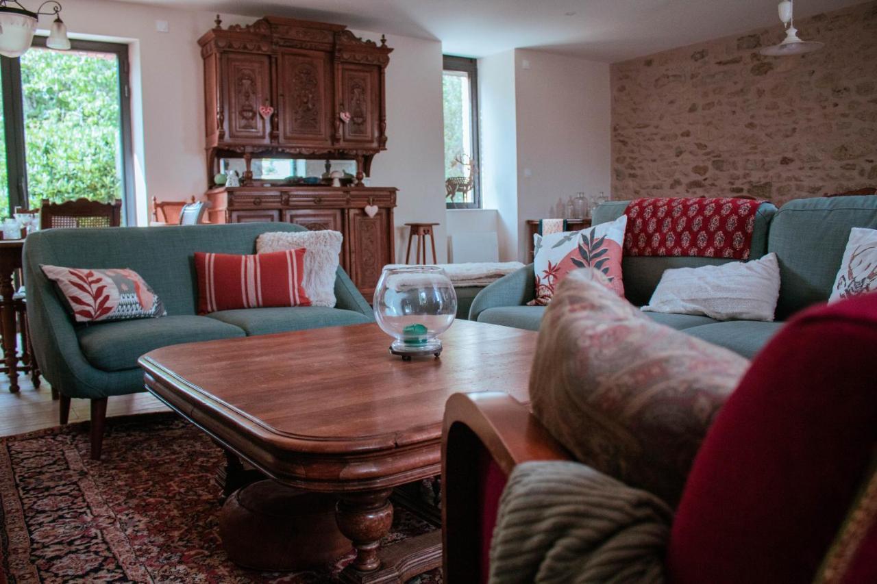Bed and Breakfast Les Jardins De Nanine Lapleau Exterior foto