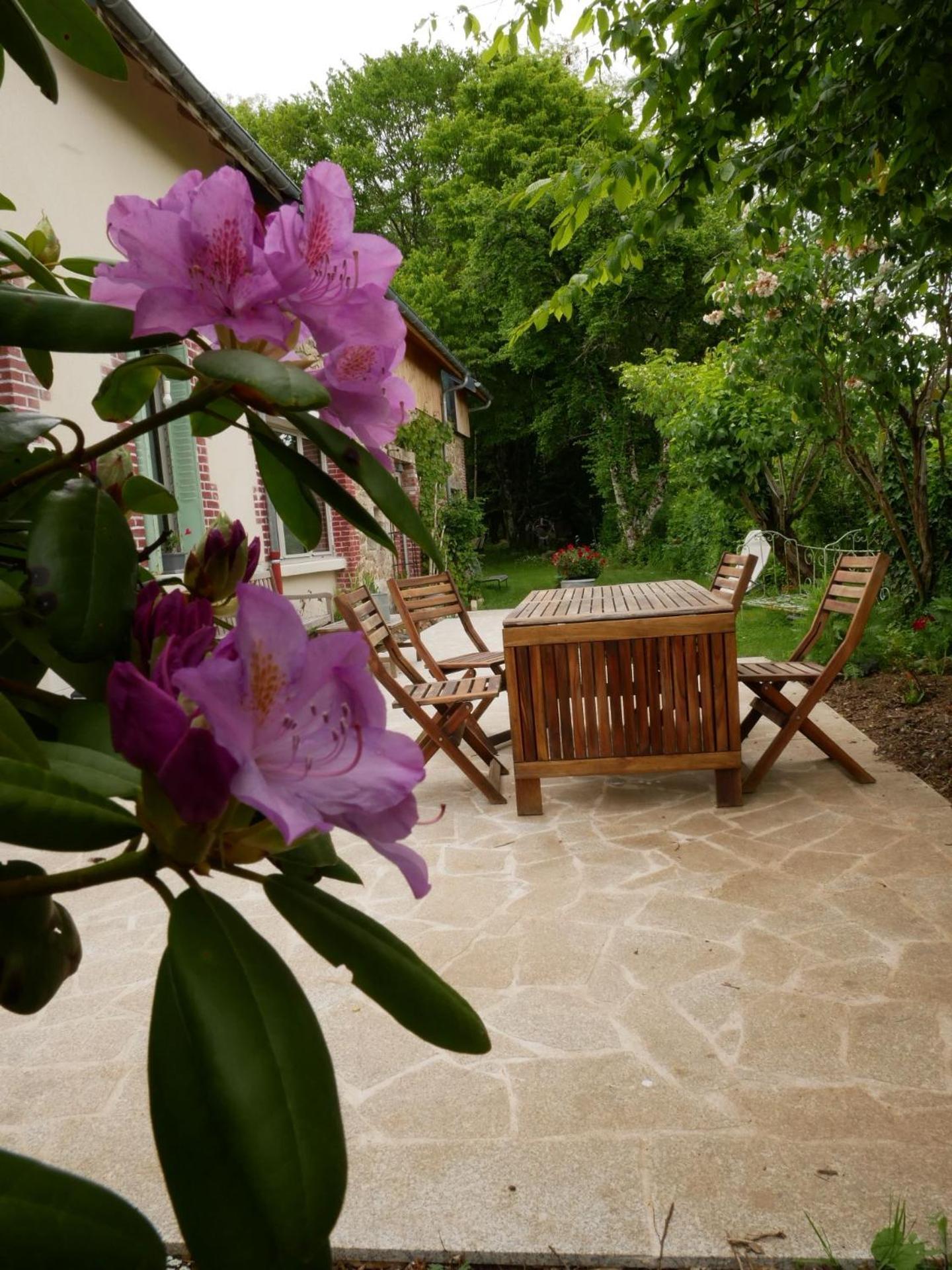 Bed and Breakfast Les Jardins De Nanine Lapleau Exterior foto
